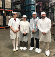 Gil Comes recibe en sus instalaciones la visita de su distribuidor en Japón